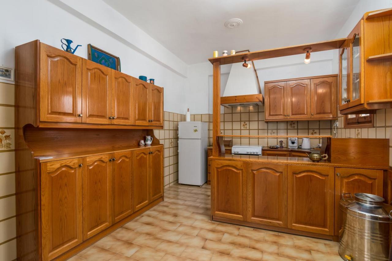 Homestay Granny's Yard Adamantas (Milos)